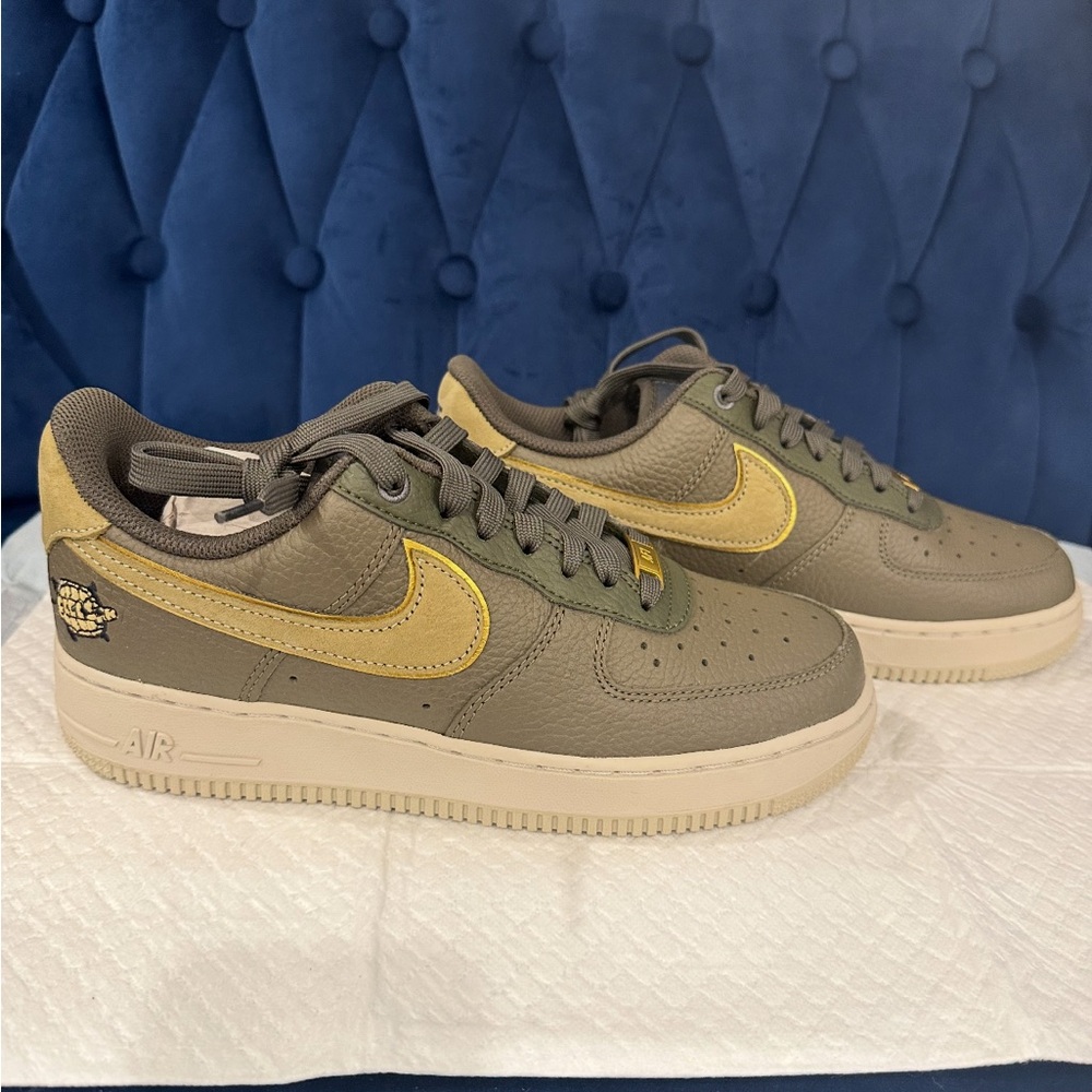 Nike women’s 8.5 Olive and Yellow Sneakers
